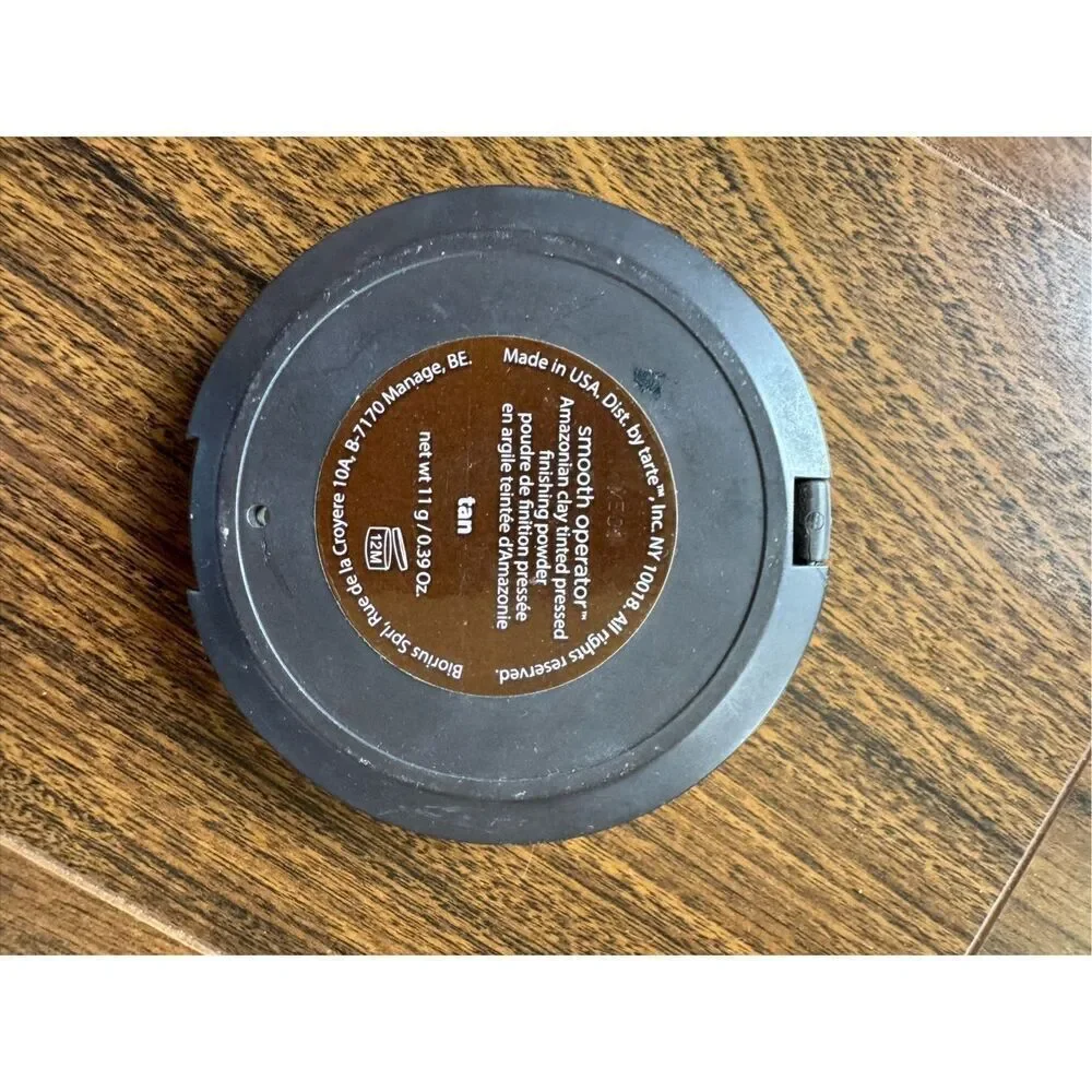 Tarte smooth operator™ Amazonian clay tinted pressed in Tan finishing powder